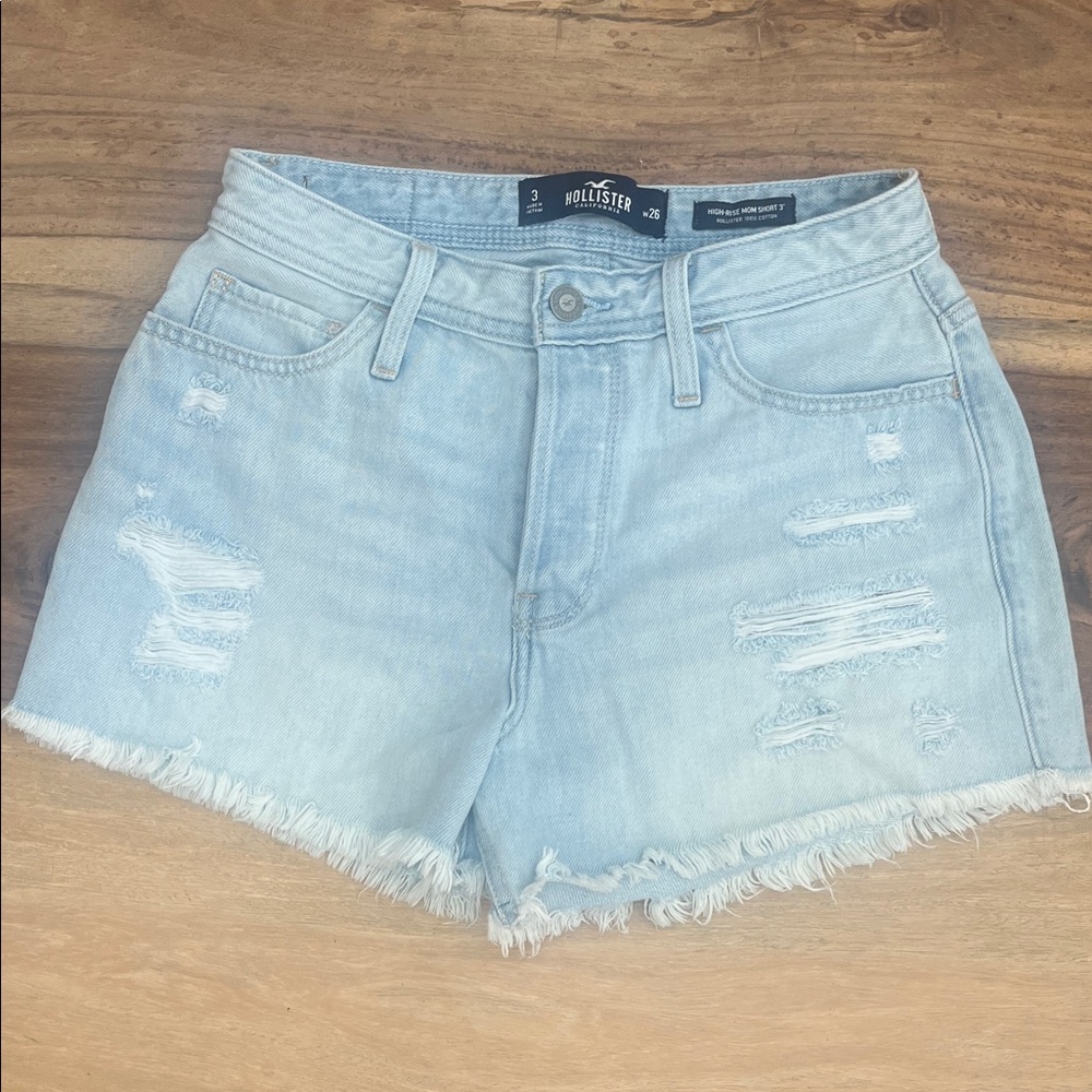 Hollister High Rise Mom 3” Distressed Short